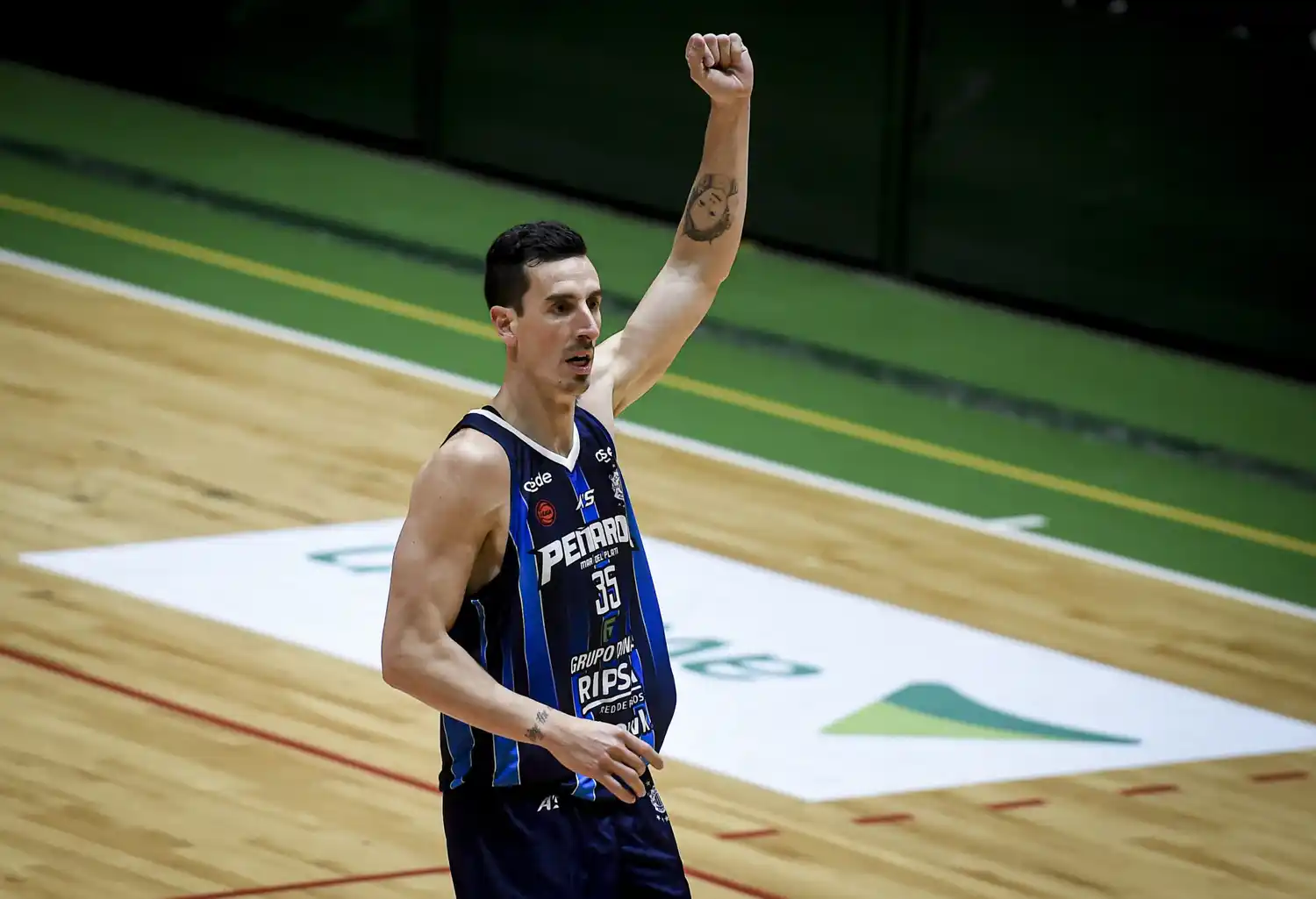 Peñarol padeció a un Boca candidato