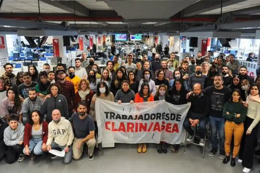 Trabajadores de prensa del Grupo Clarín repudiaron el viaje a Lago Escondido