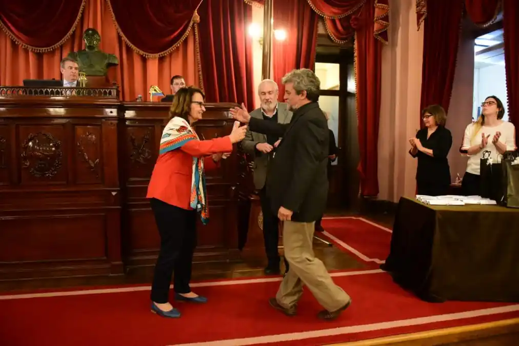 La diputada Leticia Angerosa recibe a Carlos Peralta 