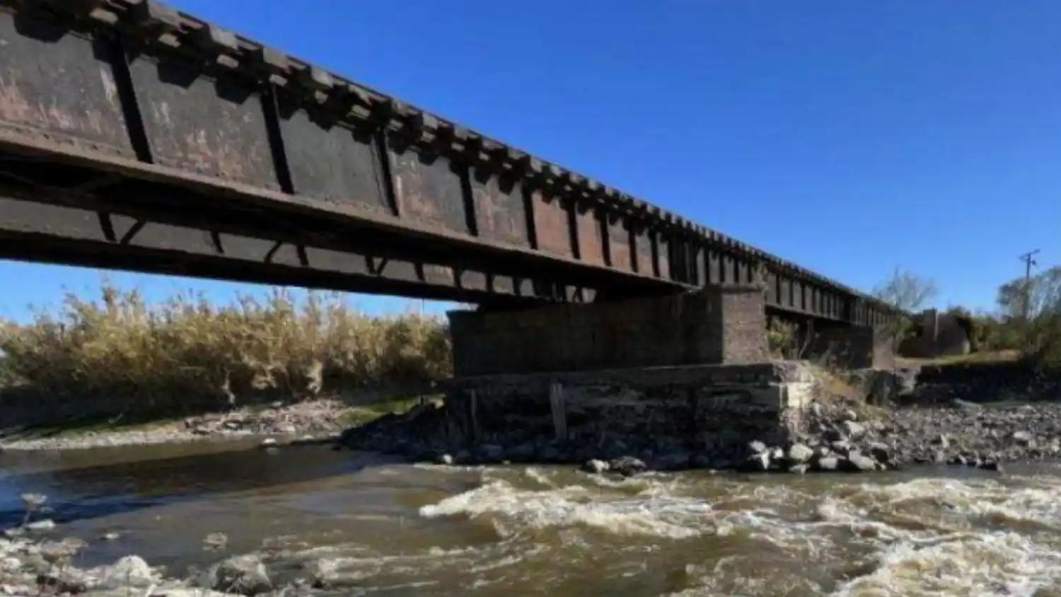 El puente sobre el río Arrecifes quedará bajo estudio. Se sospecha del estado de su estructura.