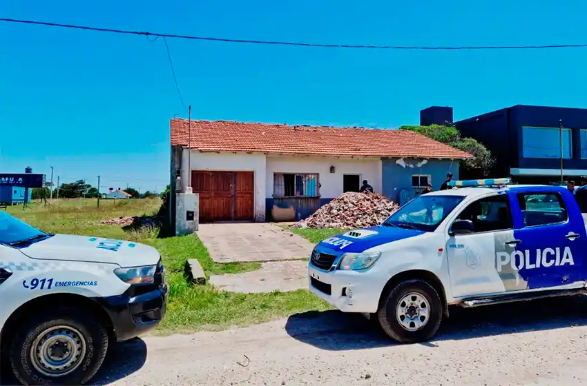 Se desmoronó una pared y un obrero murió al caer del techo