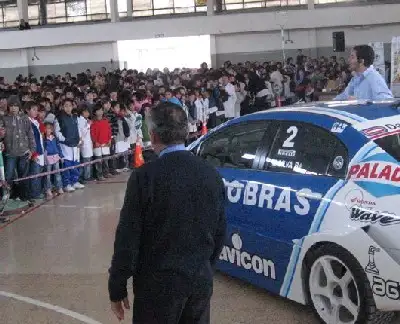 Visita del programa “El  TC 2000 va a la escuela” 