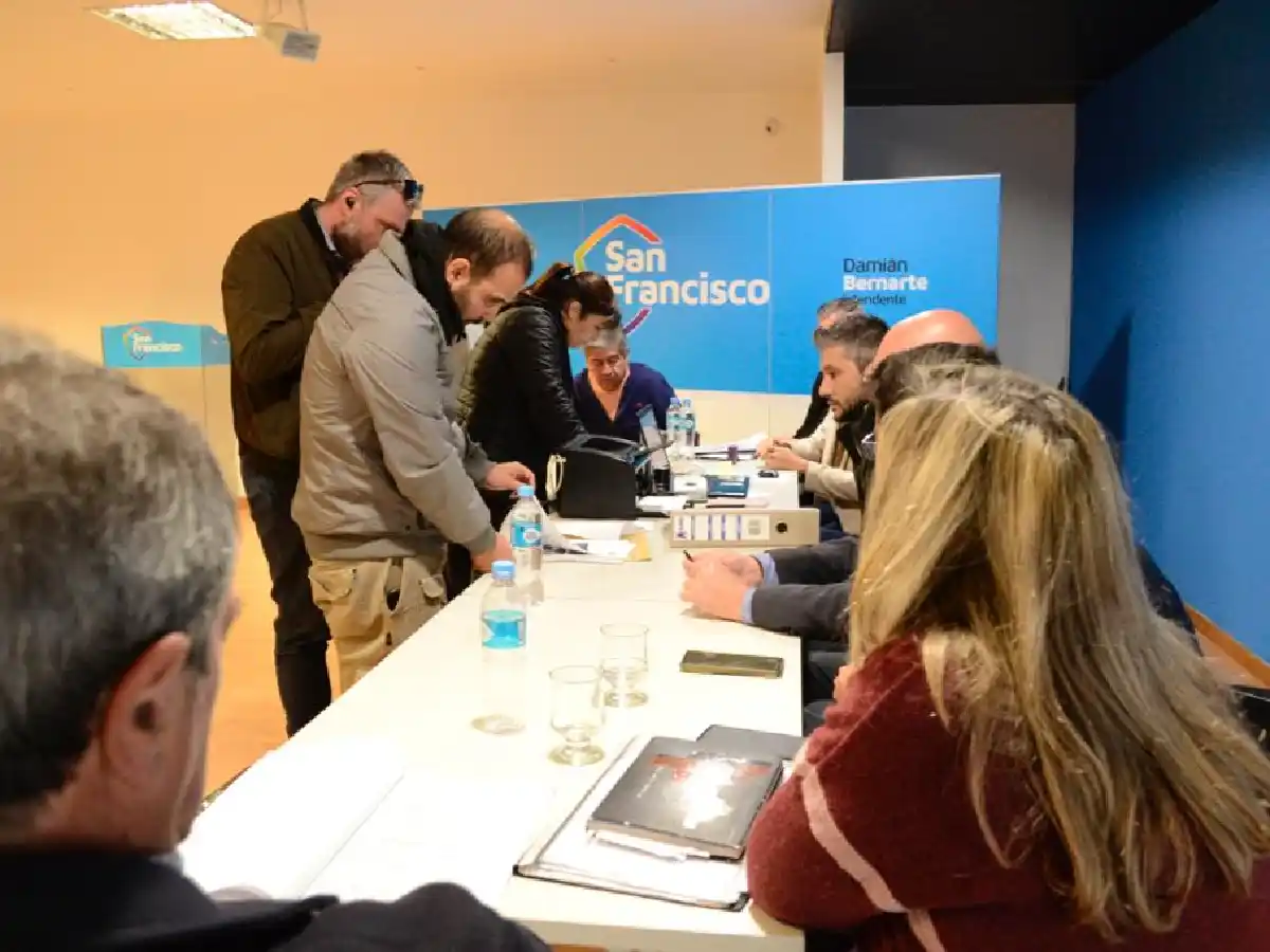 Terminal: dos propuestas con mil pesos de diferencia  