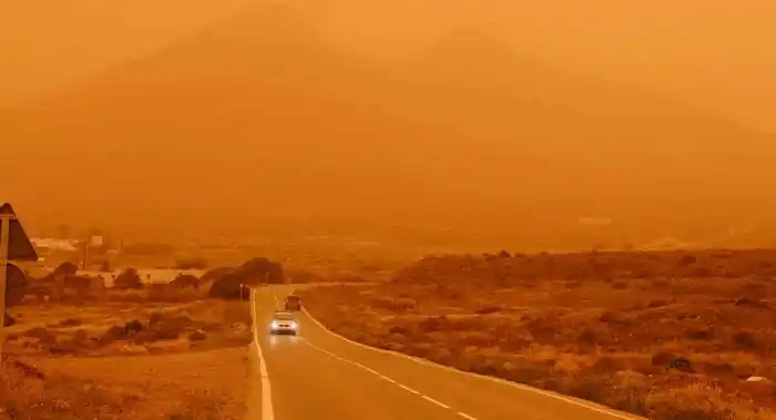 Una nube de polvo del desierto del sahara cubrió gran parte de España