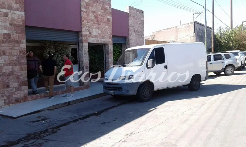 “Traté de correr pero me golpeó en la cabeza con la culata del revólver”
