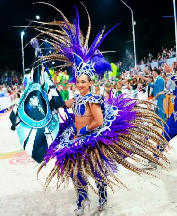 Alfonsina Boly Díaz Calcagno. Porta Bandera de Si Si-