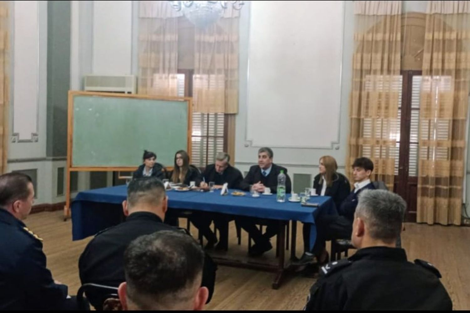 El Fiscal Regional de Rafaela participó de una reunión en Jefatura de Rafaela con autoridades policiales de la Unidad Regional V