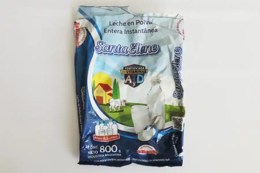 Advierten sobre la leche en polvo entera instantánea y fortificada con vitamina A y D de la marca Santa Elene