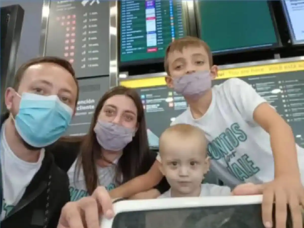 Valentino Ponce junto a su familia partieron rumbo a España