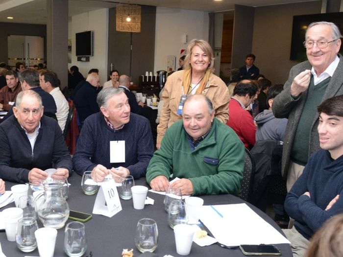 “Hay un intento de empezar a hacer ensayos de pistacho”, adelantó Petrantonio