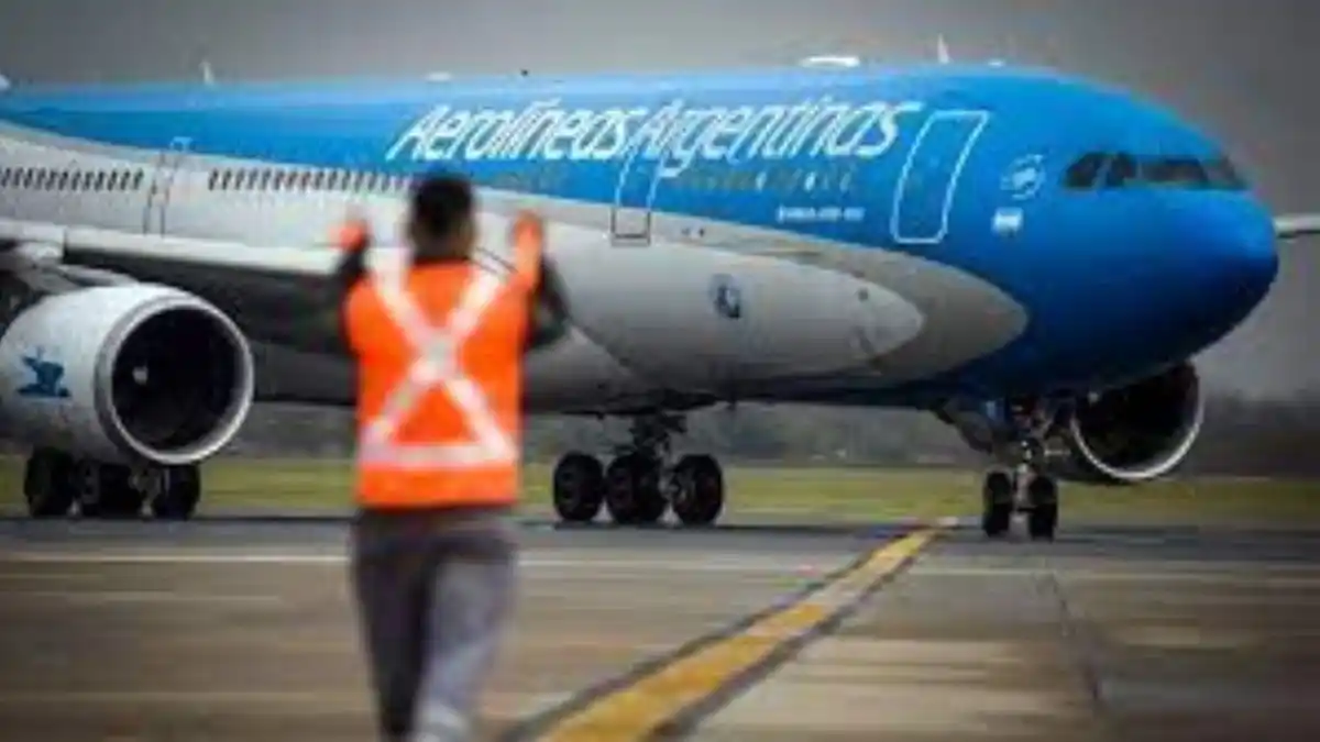 ¡TERROR EN LAS ALTURAS! ”Turbulencia severa” en vuelo Madrid – Buenos Aires deja 12 heridos leves
