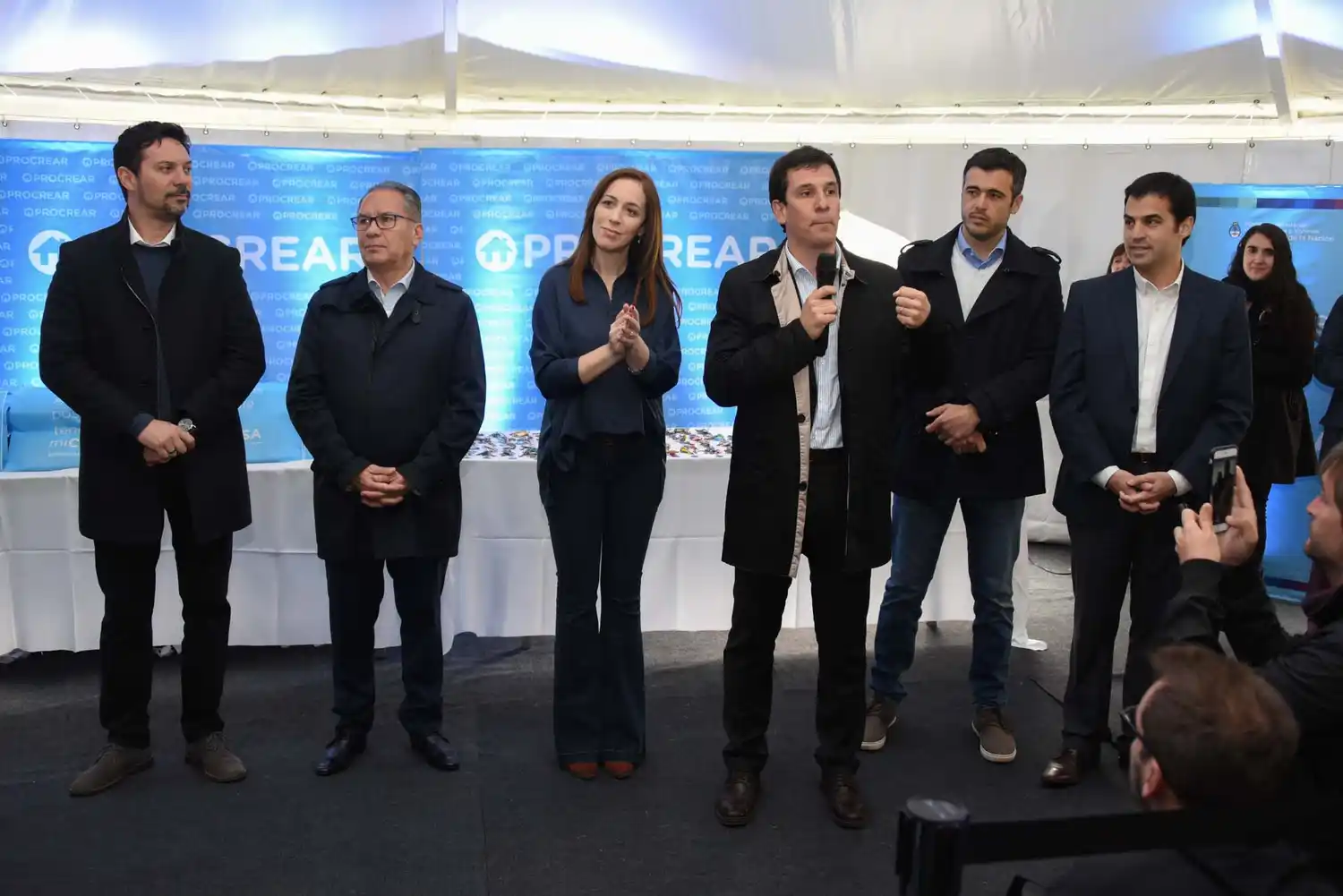 Descalzo y Vidal dieron la bienvenida a más de 100 familias que vivirán en Procrear de Ituzaingó