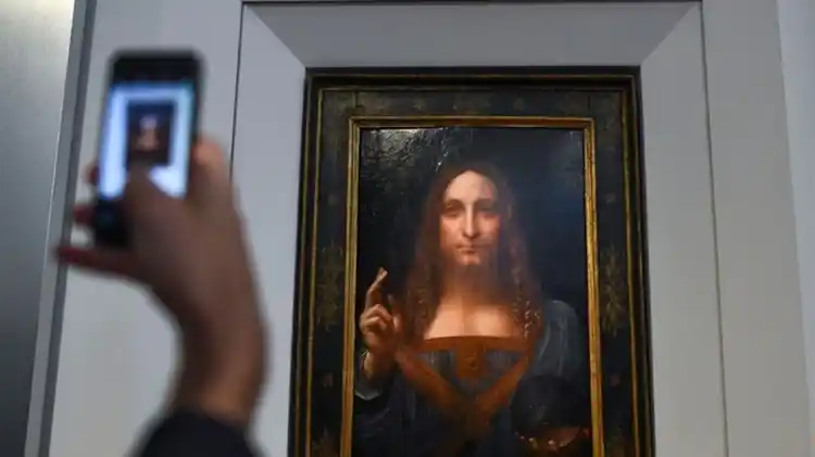 Misterio: Desapareció la pintura atribuida a Leonardo da Vinci que costó 450 millones de dólares
