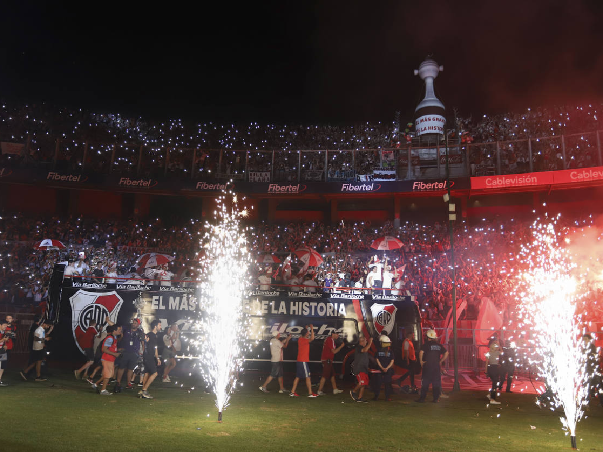 Masivo festejo del River campeón en un Monumental colmado