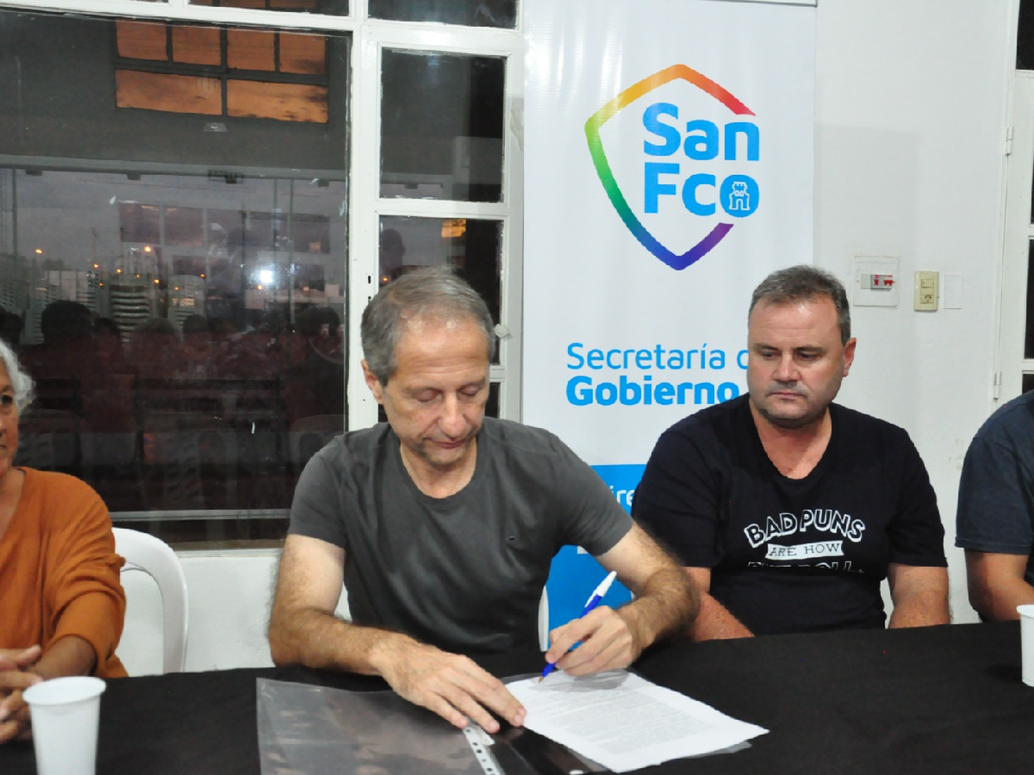 Extienden por el resto del año el Plan de Natación para el Adulto Mayor