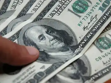 Financial Times asegura que Trump impulsa la dolarización global y ve a la Argentina como “candidato principal”