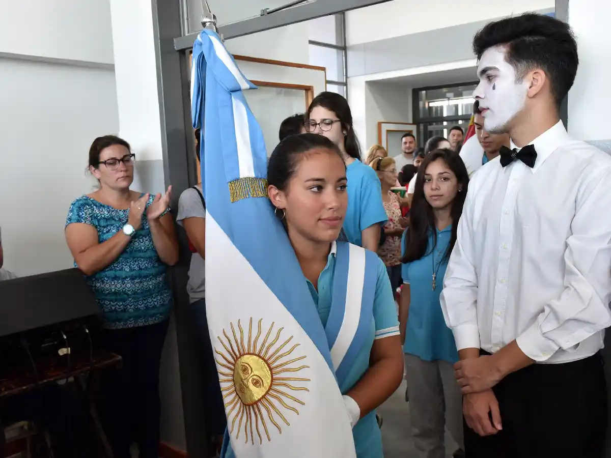 La escuela Proa abrió el ciclo lectivo en el nuevo edificio, que comenzaría a usarse este viernes
