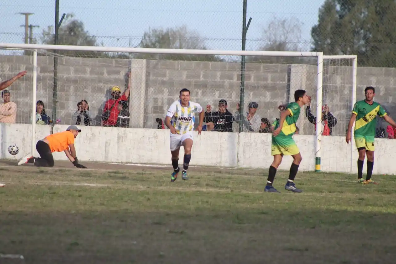 Urquiza le había ganado en la fecha anterior a Barrio Norte. El pasado domingo El Progreso lo barrió al CAU (3-1) y "Yuyi" Mallarino prepara lo mejor que tiene para recibirlo al "Beto" García en el estadio Alberto "Pocha" Badaracco.