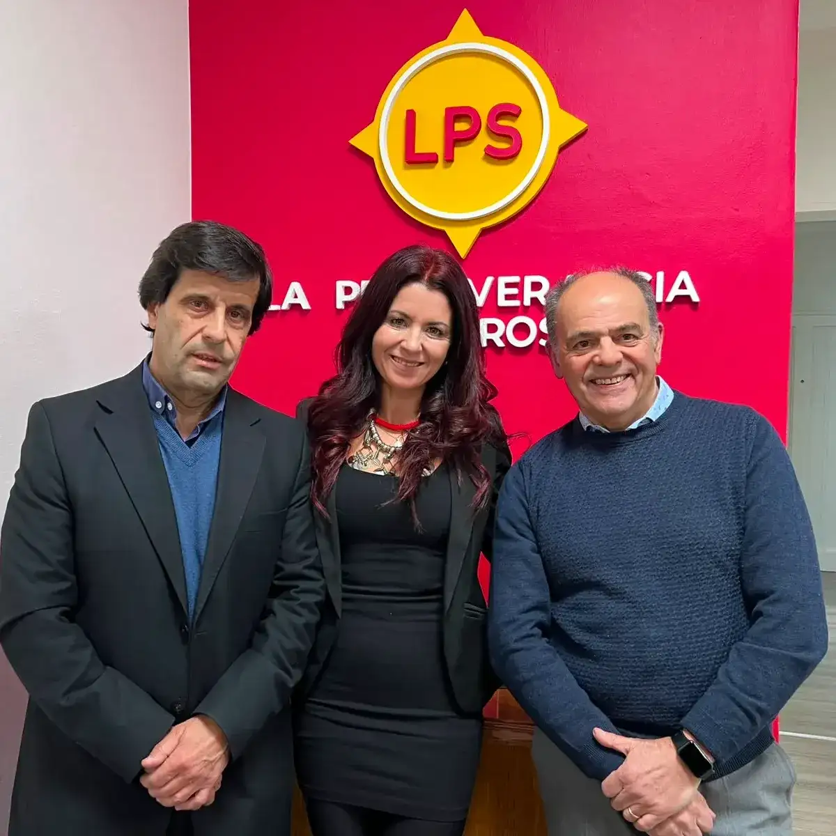 José García, Gerente General Comercial de La Perseverancia Seguros, Anabella Machinandiarena, titular de la sede local, y Jorge Horacio Castiñeira, presidente de la firma.