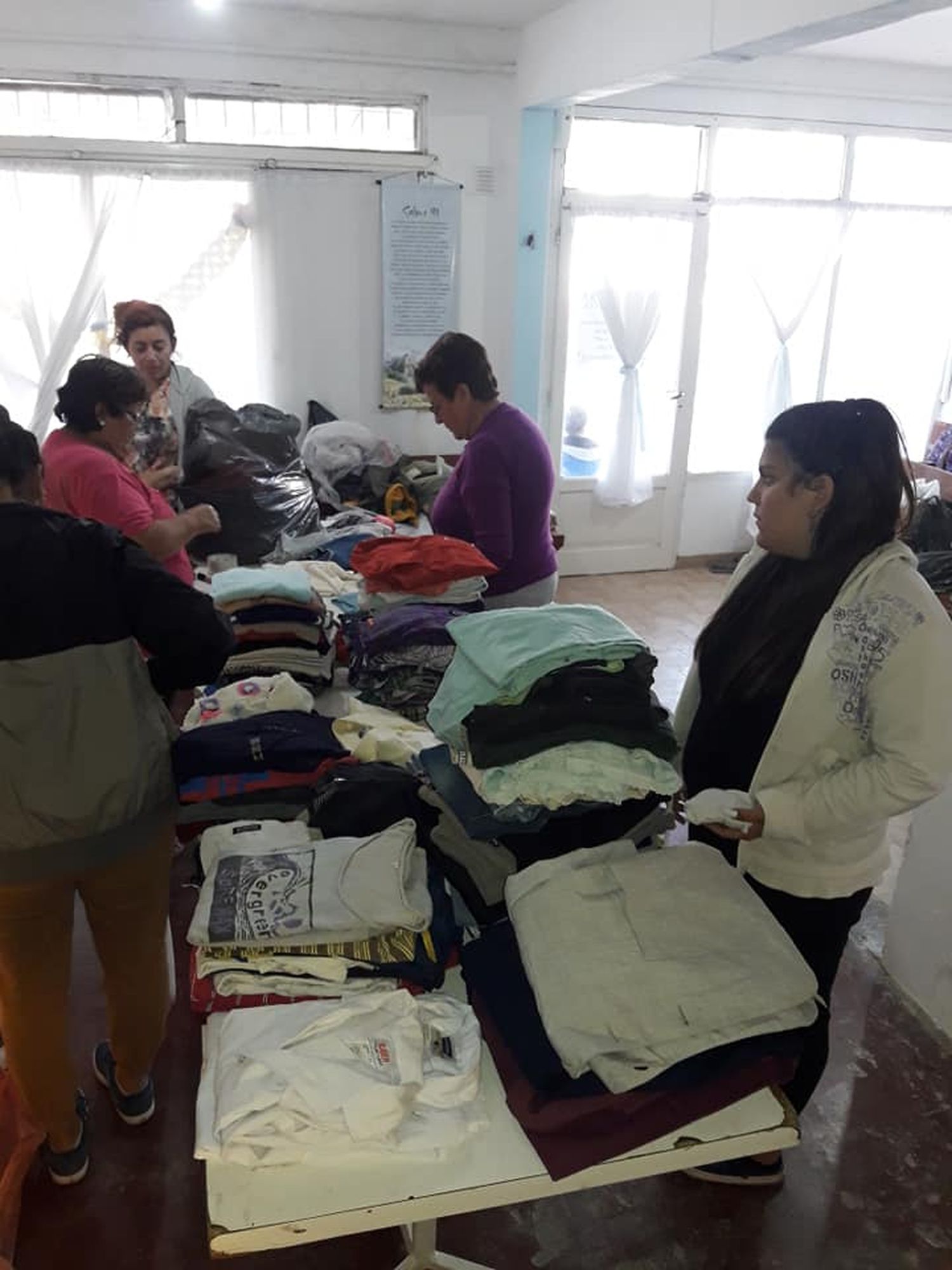 Entregaron donaciones a mapuches