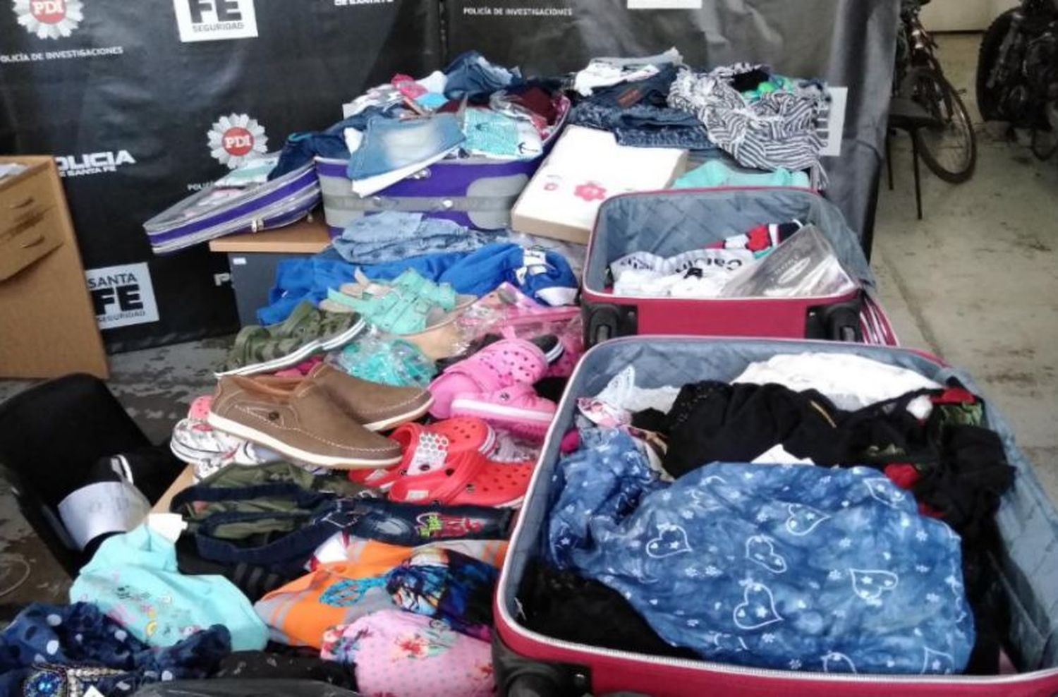 Desbaratan una banda de ladrones dedicada al robo de ropa y medicamentos