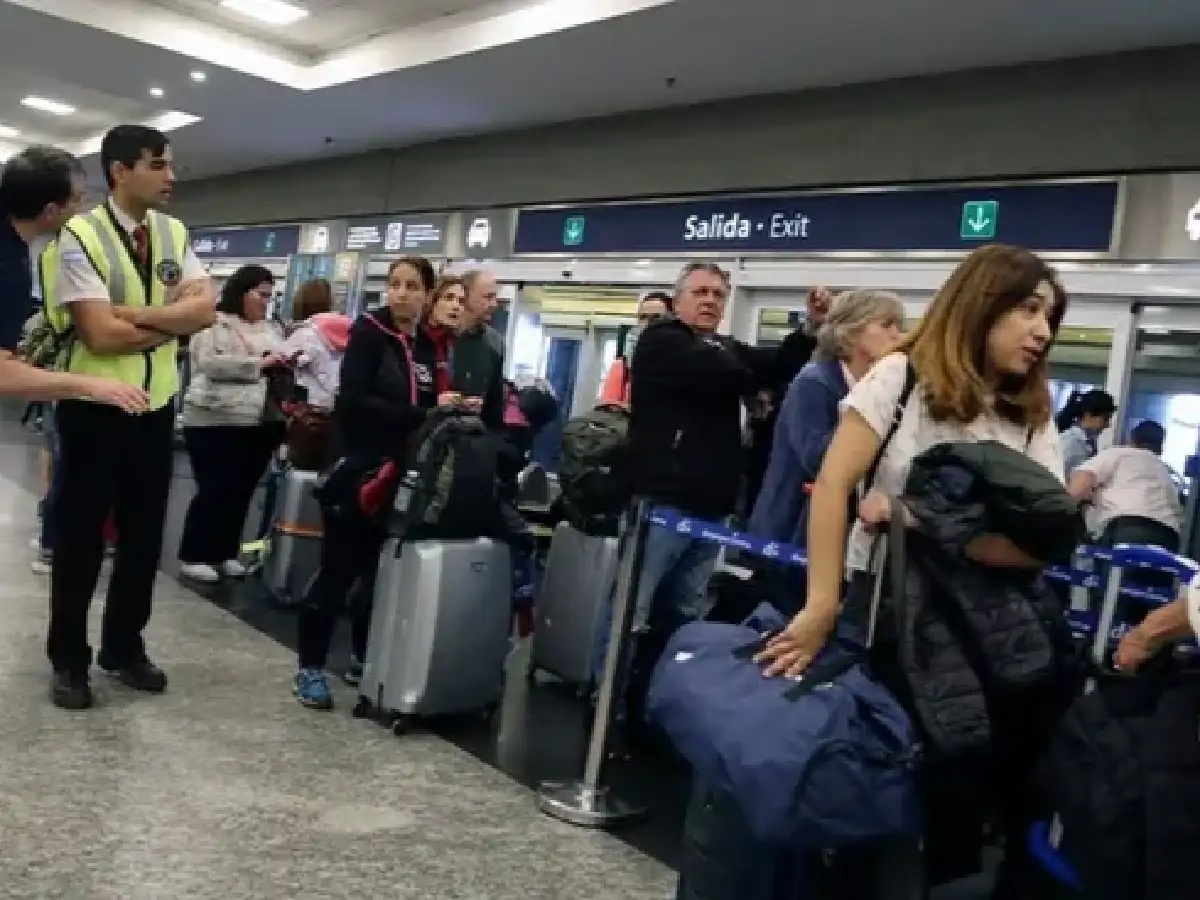 Finde XXL: demoras en Aeroparque por medidas gremiales; dictaron conciliación obligatoria