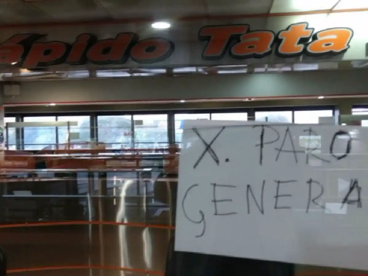 Más empresas se sumaron al paro de larga distancia