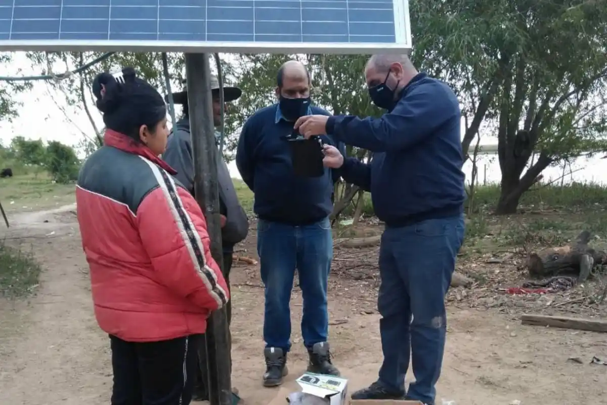 Continúa la instalación de los kits fotovoltaicos en Islas y Gualeguay