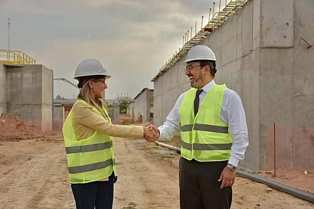 Obra clave para el conurbano: Galmarini recorrió ampliación de Planta Potabilizadora con autoridades de CAF