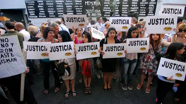 21 años del atentado a la AMIA: "No podemos pactar con los asesinos"