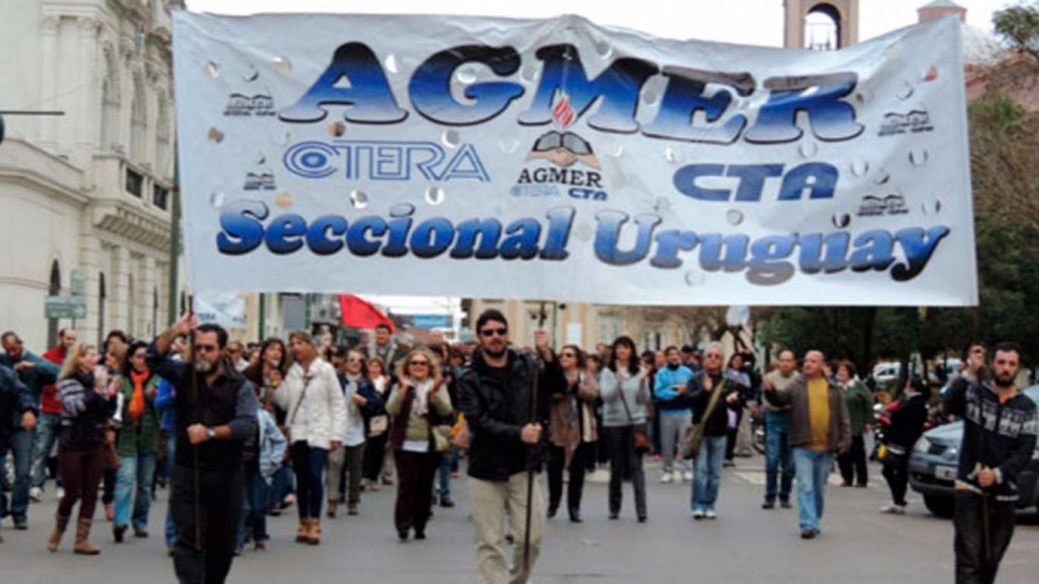 Agmer Uruguay considera "irresponsable" el regreso a la presencialidad