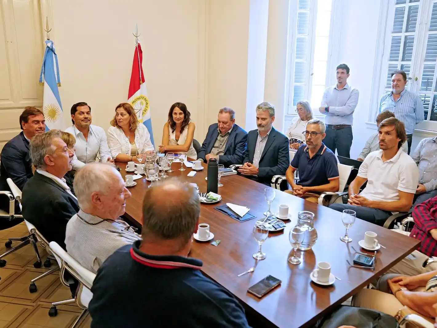 La provincia ofreció un aumento salarial semestral del 12,5% a los gremios de la salud