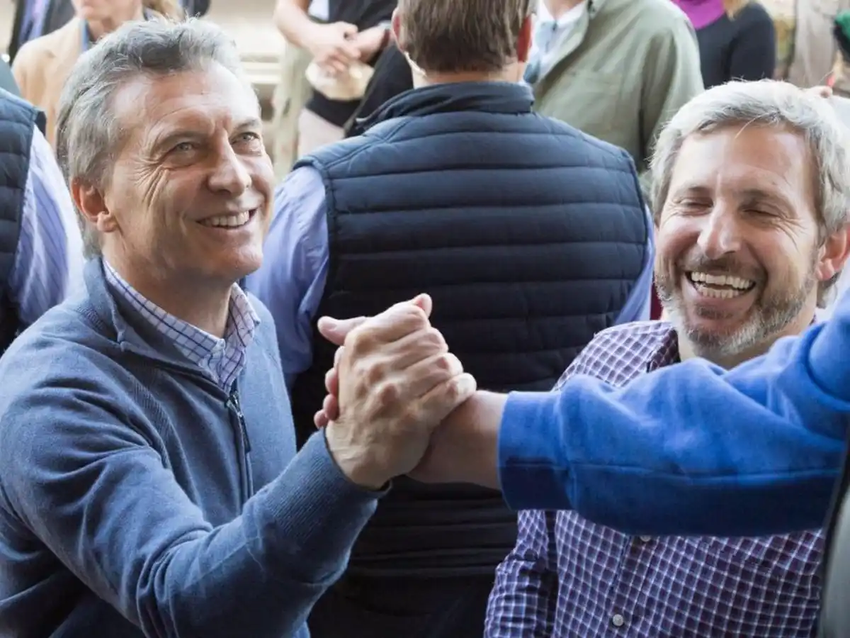 El Gobierno aseguró que "no va a haber recortes" en el empleo público 