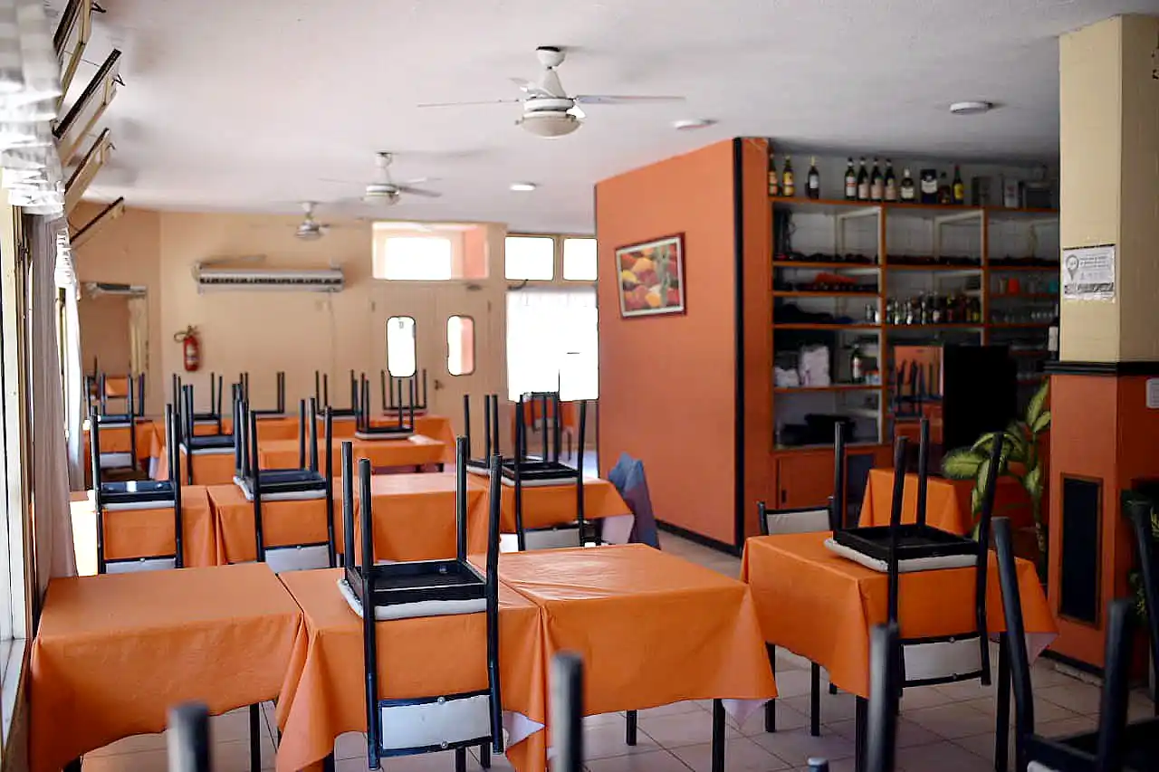 Restaurantes y pizzerías: puertas cerradas y delivery en medio de un complejo panorama