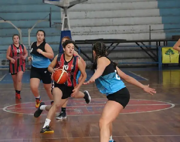 Regatas Uruguay se consagró campeón de la Liga Femenina U15 