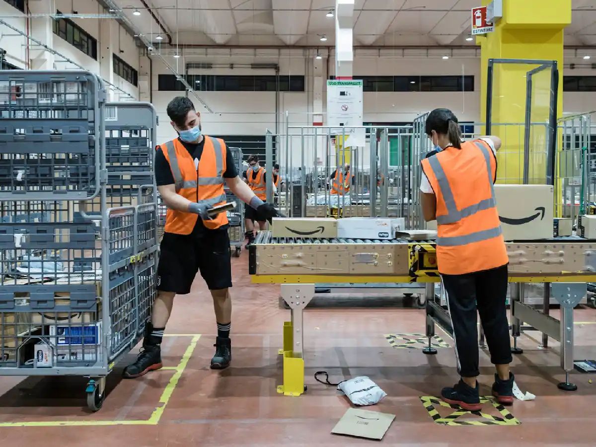 Hay casi 2 millones de trabajadores en blanco que tienen ingresos por debajo de la pobreza