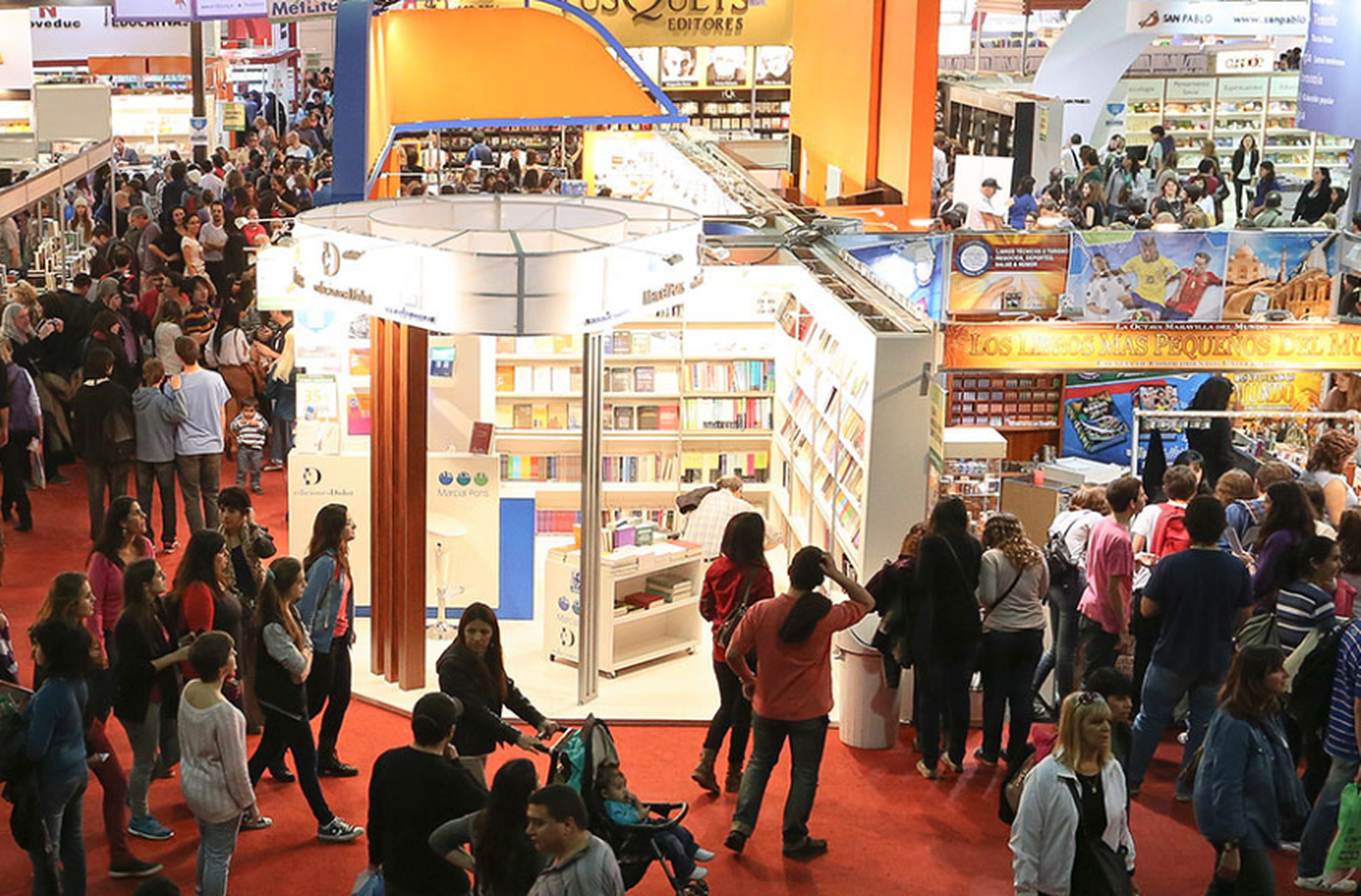 Fuertes críticas a Milei en la inauguración de la Feria del Libro en Buenos Aires