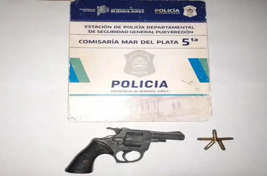 Un alumno de ocho años llevó un arma a su escuela