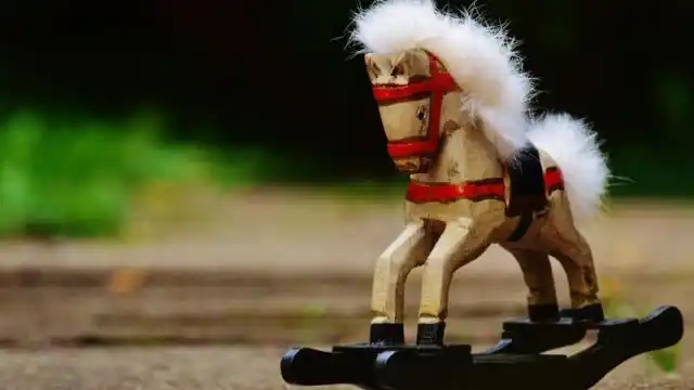 Anciana de 72 años fue detenida en Francia acusada de robar cientos de juguetes