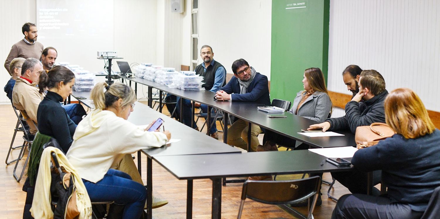 Se realizó la entrega de 100 kits de robótica a escuelas de la provincia