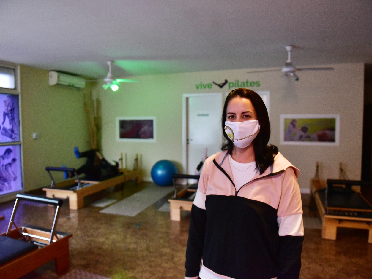 Zumba y Pilates activaron los gimnasios en los barrio