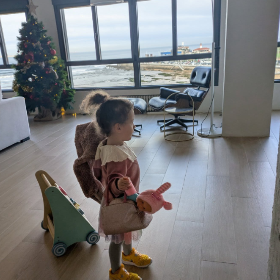 La casa de la influencer está ubicada cerca del mar