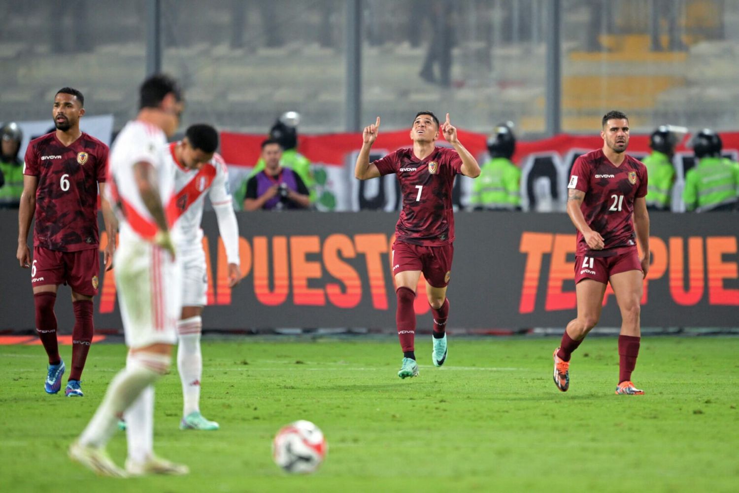 ¿NO LES CORRESPONDE TOMAR MEDIDAS? CONMEBOL condena la xenofobia contra La Vinotinto en Perú