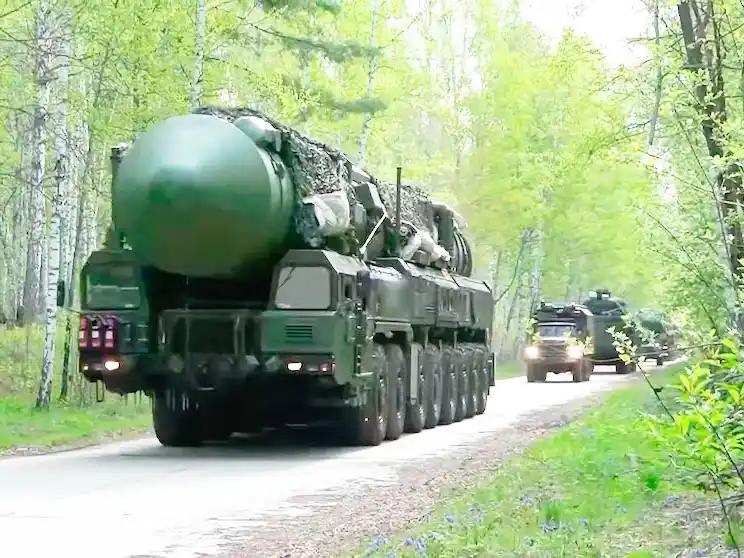 Rusia exhibió su tríada nuclear con uno de los mayores ejercicios en años y lanzó un mensaje a Occidente: “Es una señal”