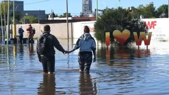 Bahía Blanca: ya son 16 los fallecidos y 1.450 las personas evacuadas y autoevacuadas