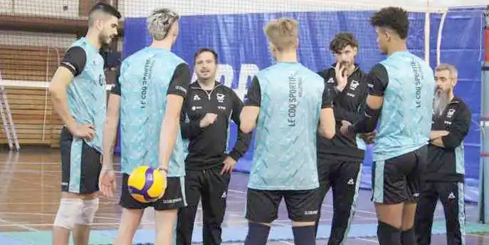 Comenzó a entrenar la Selección Mayor en el CENARD