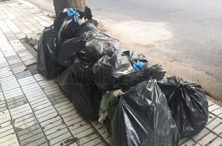 Otra vez la ciudad amaneció repleta de basura