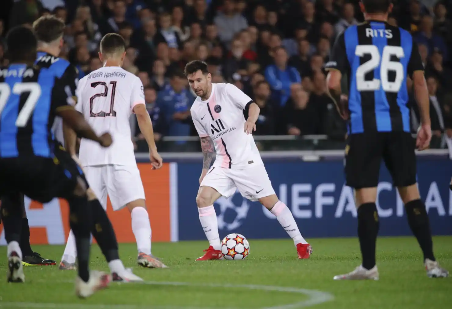 Messi no pudo anotar en Bélgica.