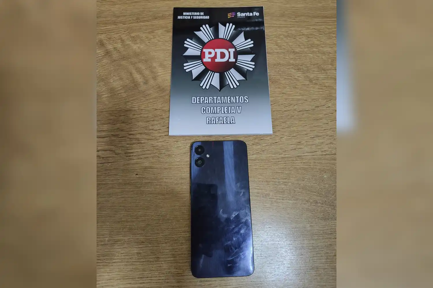 Pidió agua, dinero y un teléfono prestado, pero se lo robó: el aparato apareció en la región