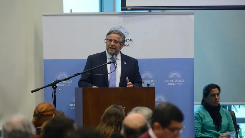 «El aborto existe y no lo podemos soslayar, es un problema de salud pública», dijo el ministro de Salud